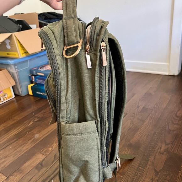 Jujube Be Right Back Diaper Bag Olive green - Picture 2 of 6